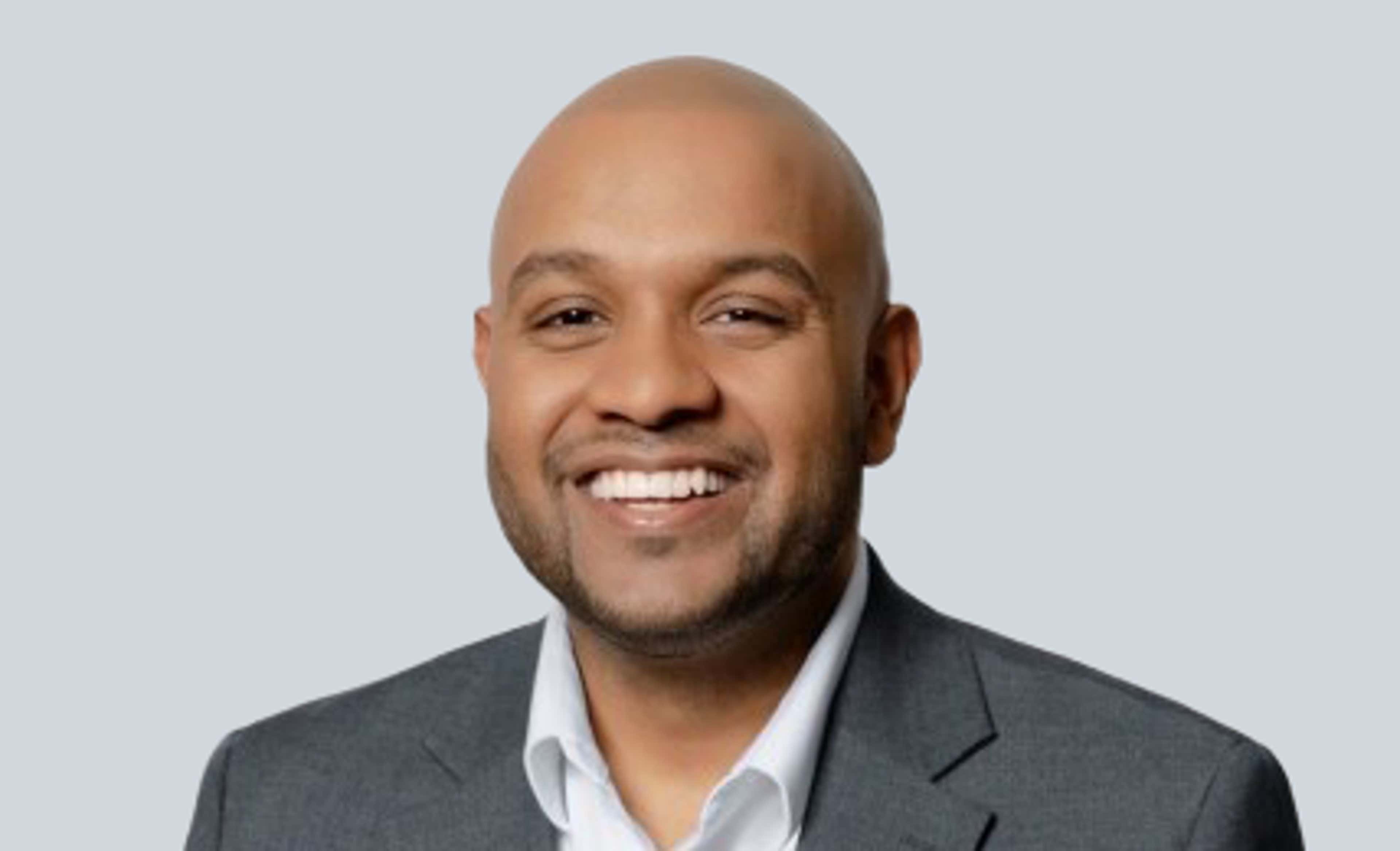 Dishan Ratnajothi, CPA headhsot